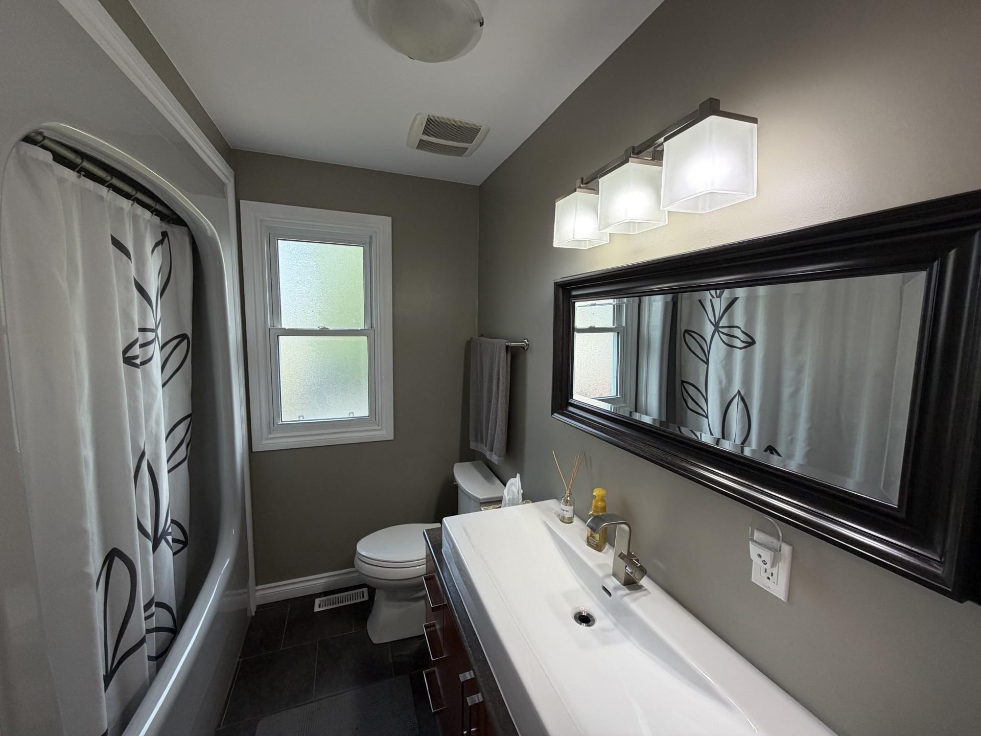 338 Dacre Street, Thunder Bay, ON - Indoor Photo Showing Bathroom