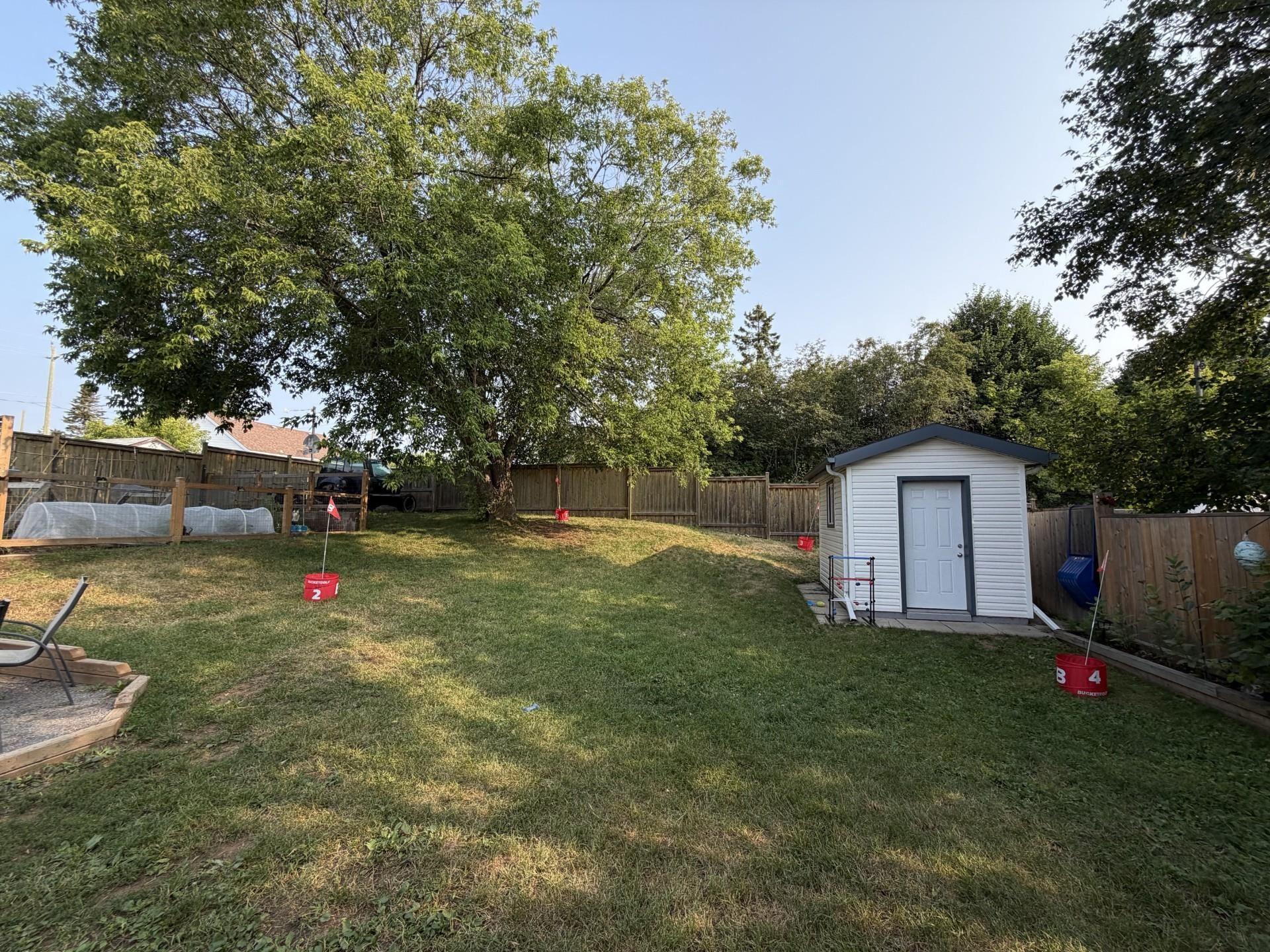 338 Dacre Street, Thunder Bay, ON - Outdoor With Backyard