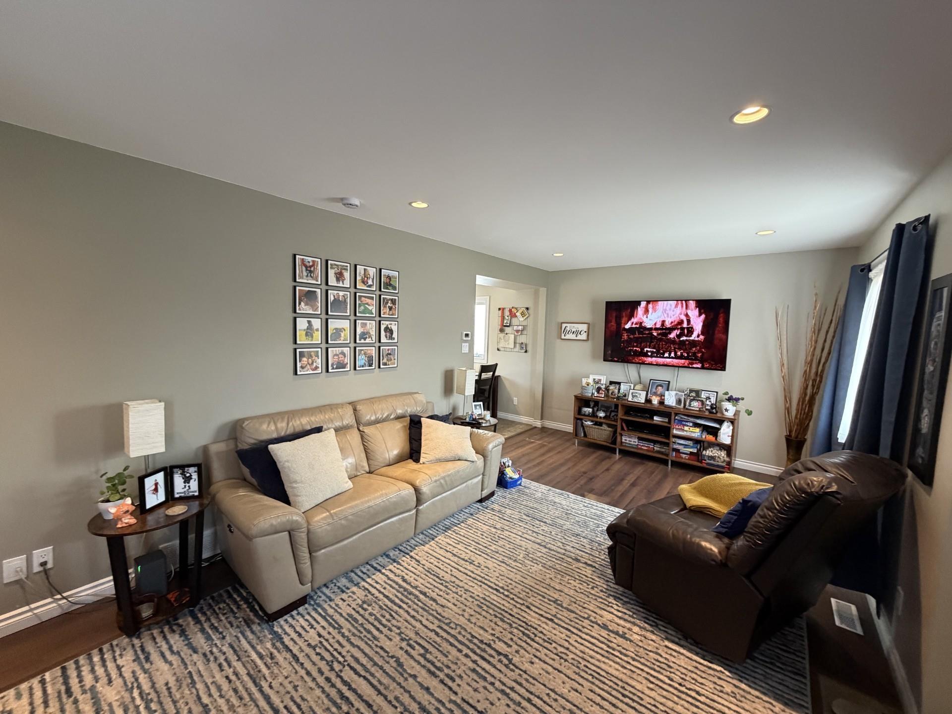 338 Dacre Street, Thunder Bay, ON - Indoor Photo Showing Living Room