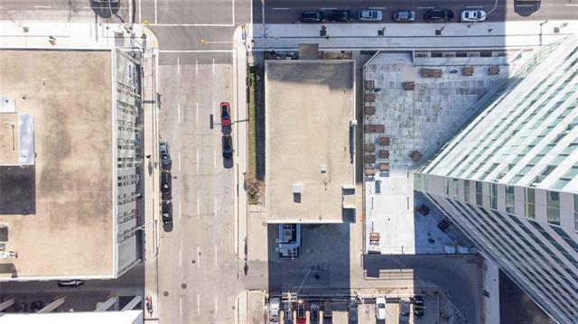 387 Broadway Ave, Winnipeg, MB