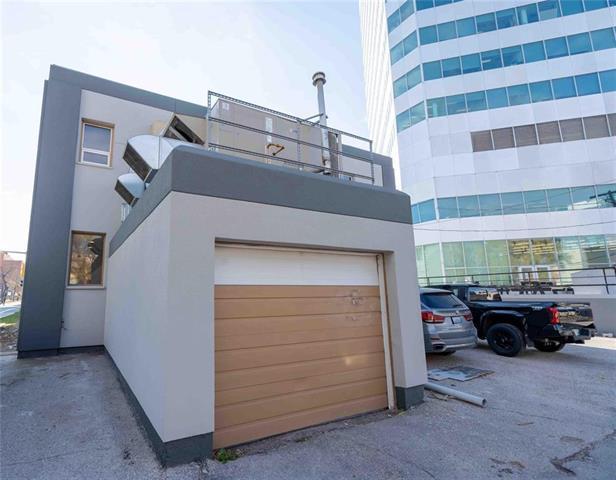 387 Broadway Ave, Winnipeg, MB