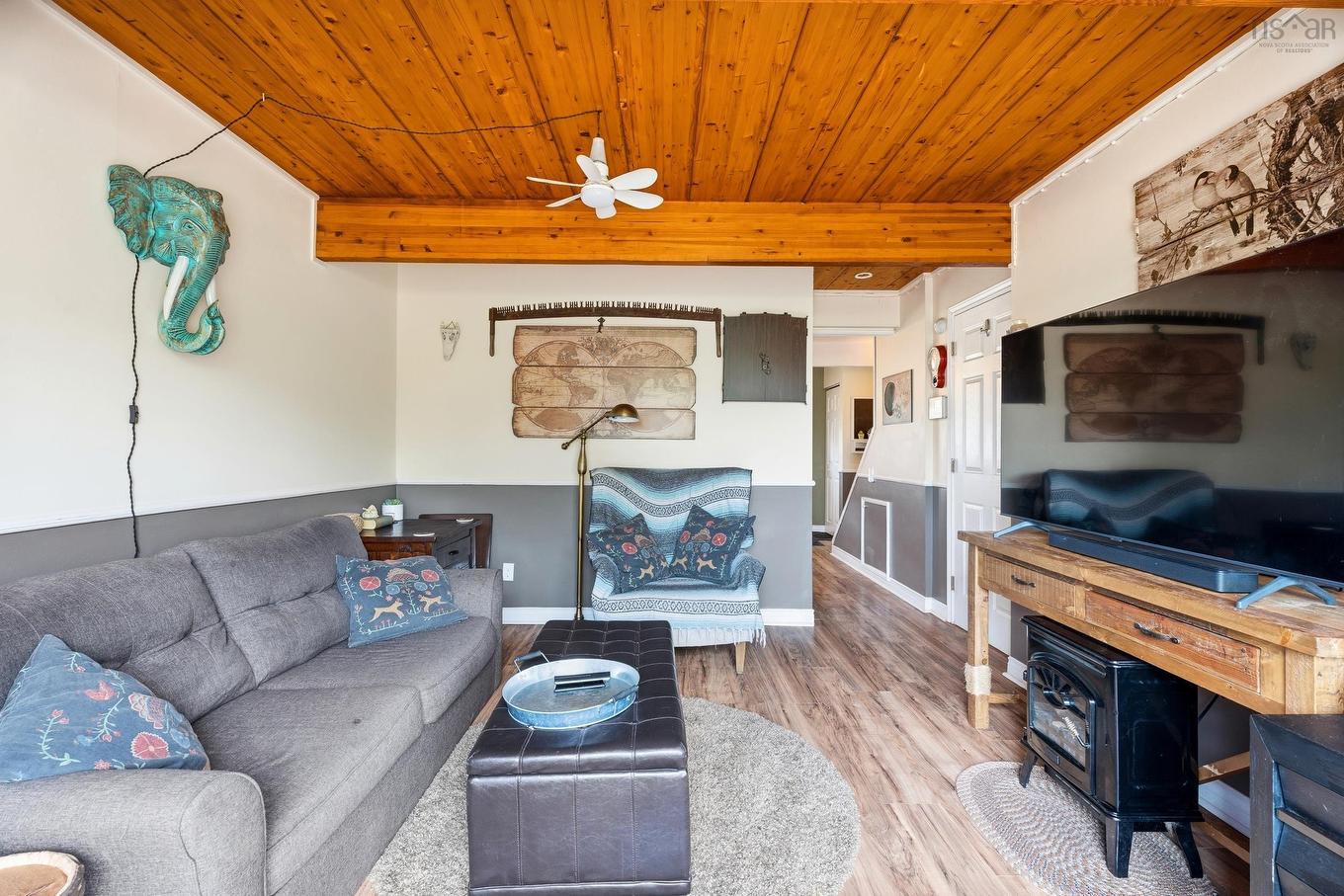 103 Bromley Road, Halifax, NS - Indoor Photo Showing Living Room