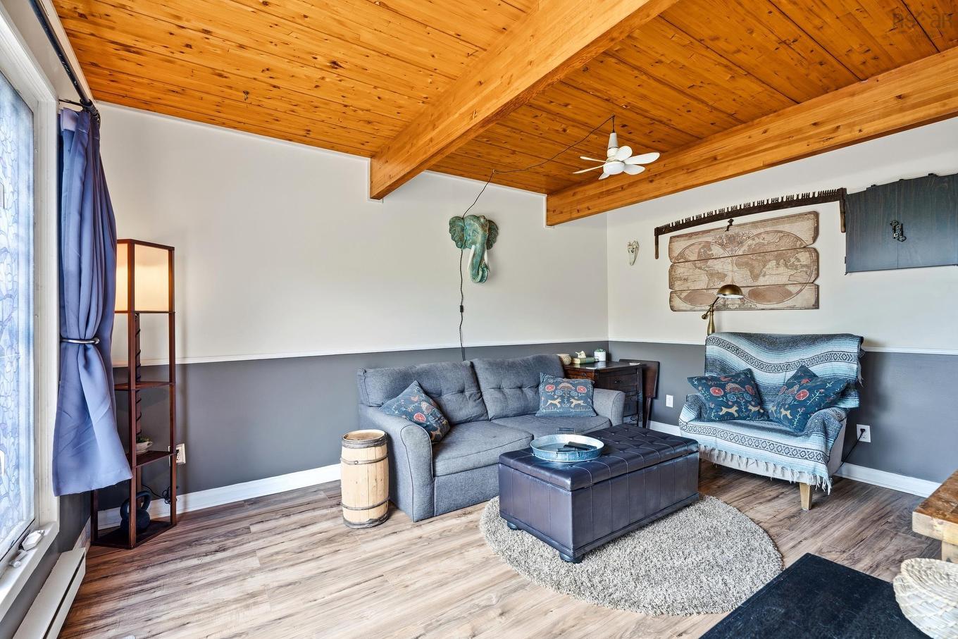 103 Bromley Road, Halifax, NS - Indoor Photo Showing Living Room