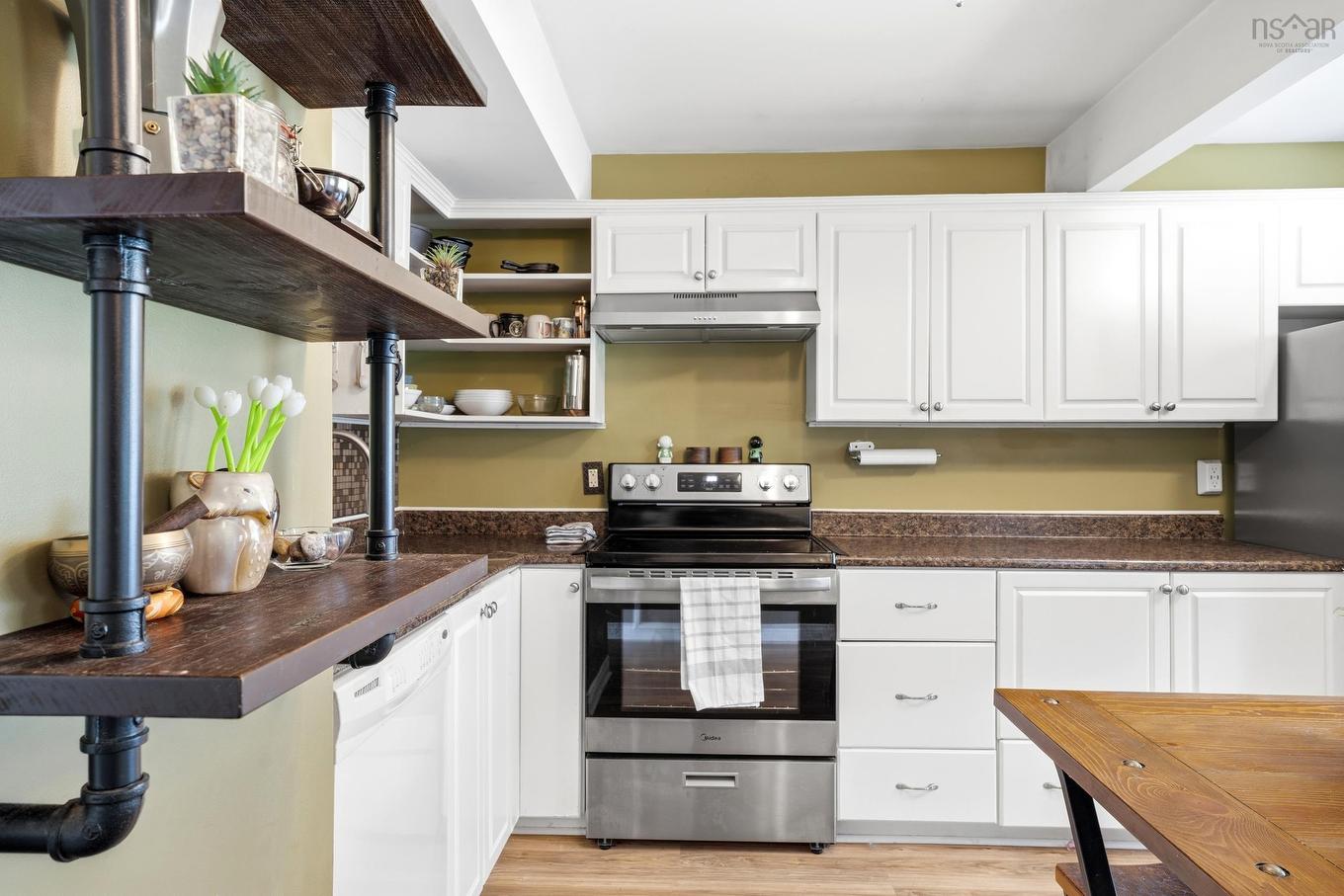 103 Bromley Road, Halifax, NS - Indoor Photo Showing Kitchen