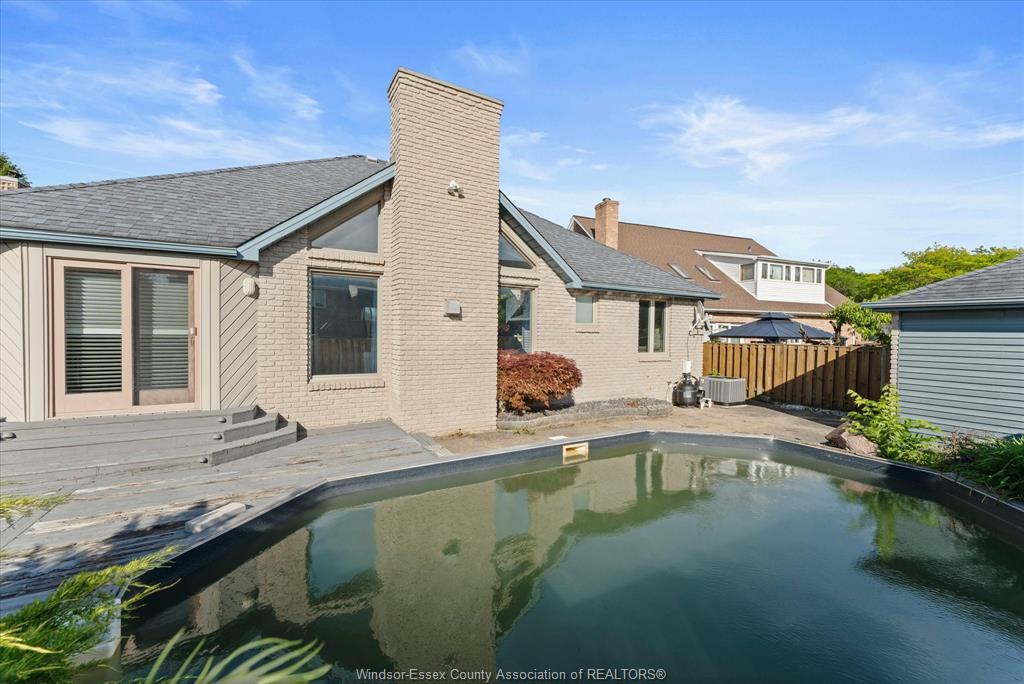 2689 Buttery Street, Windsor, ON - Outdoor With In Ground Pool With Exterior