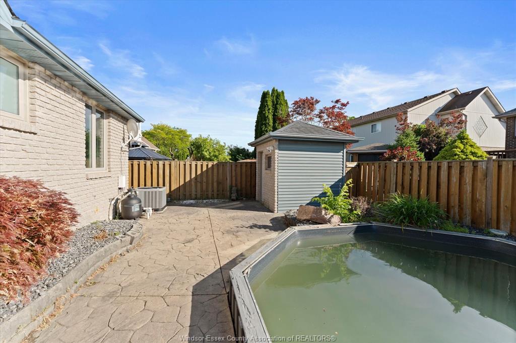 2689 Buttery Street, Windsor, ON - Outdoor With In Ground Pool With Exterior