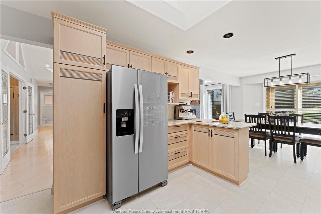 2689 Buttery Street, Windsor, ON - Indoor Photo Showing Kitchen