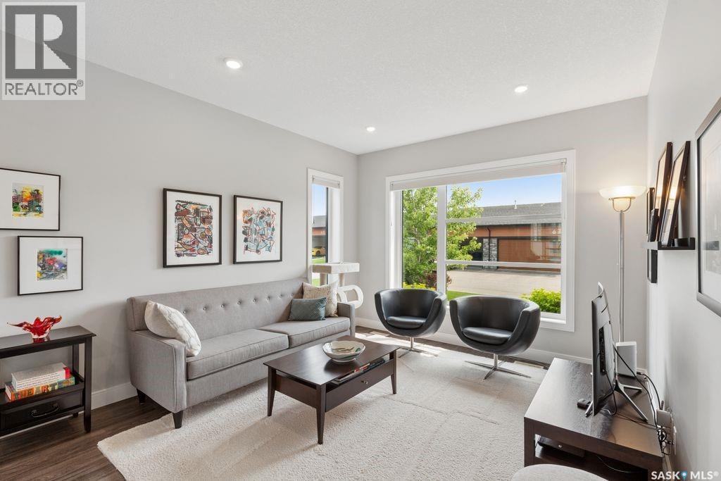 68 103 Pohorecky Crescent, Saskatoon, SK - Indoor Photo Showing Living Room