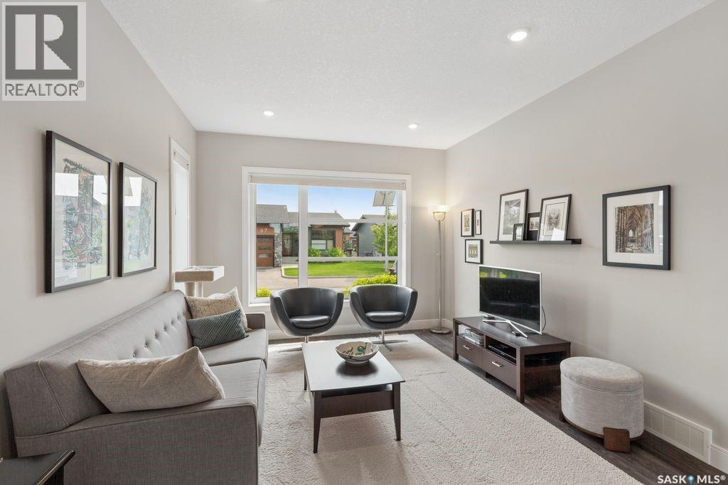 68 103 Pohorecky Crescent, Saskatoon, SK - Indoor Photo Showing Living Room