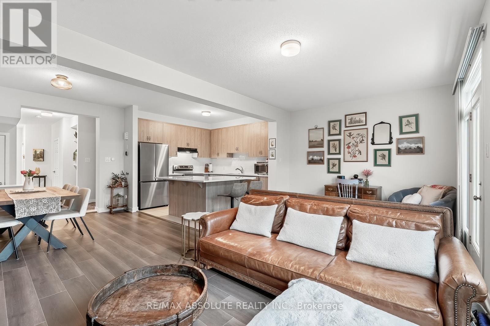 235 Billrian Crescent, Ottawa, ON - Indoor Photo Showing Living Room