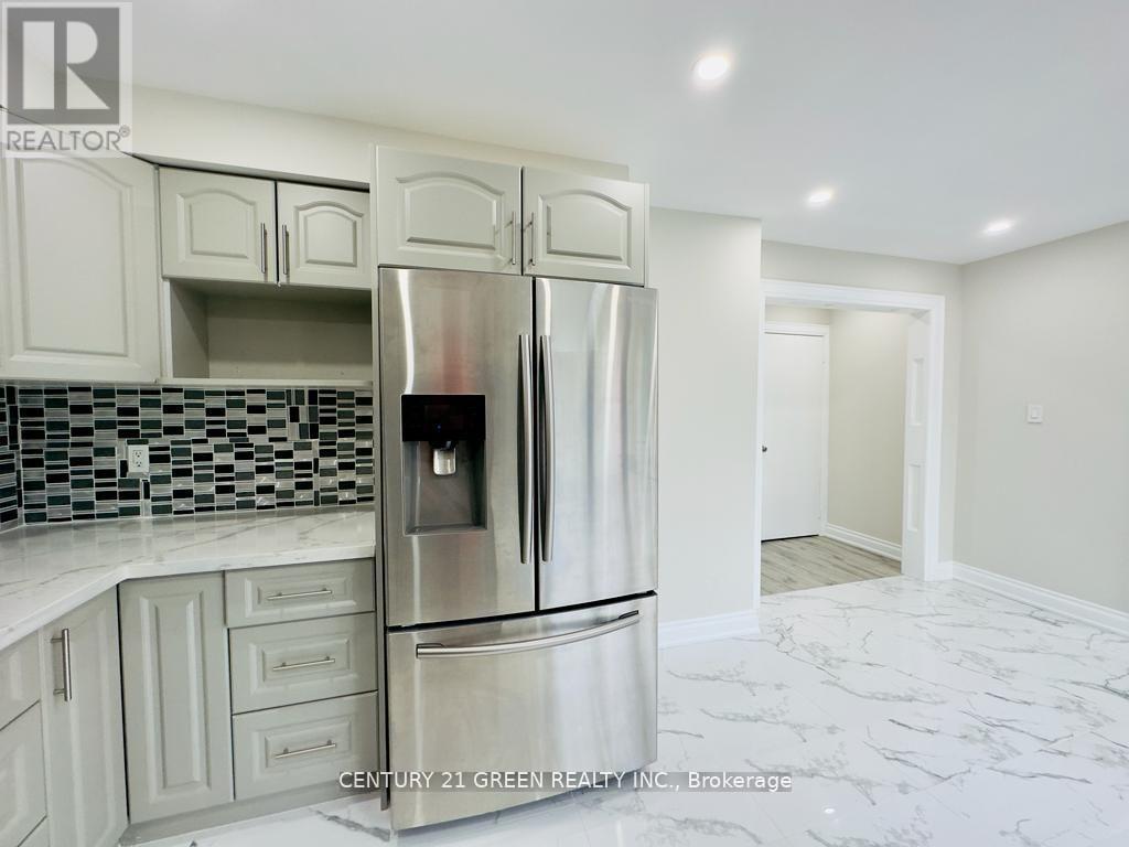 24 Sullivan Drive, Ajax, ON - Indoor Photo Showing Kitchen
