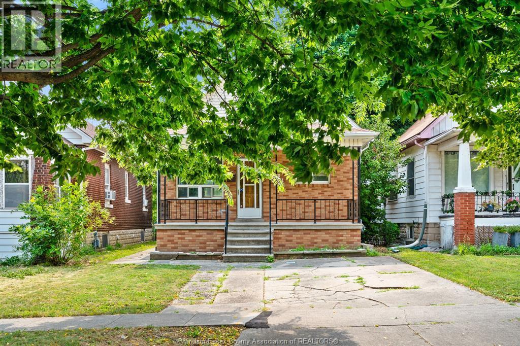 691 Randolph, Windsor, ON - Outdoor