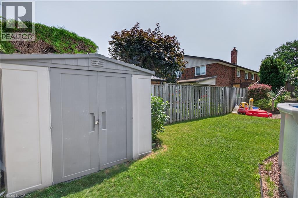 56 Brookstream Court, Hamilton, ON - Outdoor