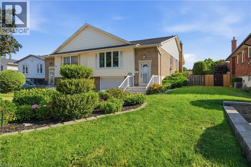 56 Brookstream Court, Hamilton, ON - Outdoor