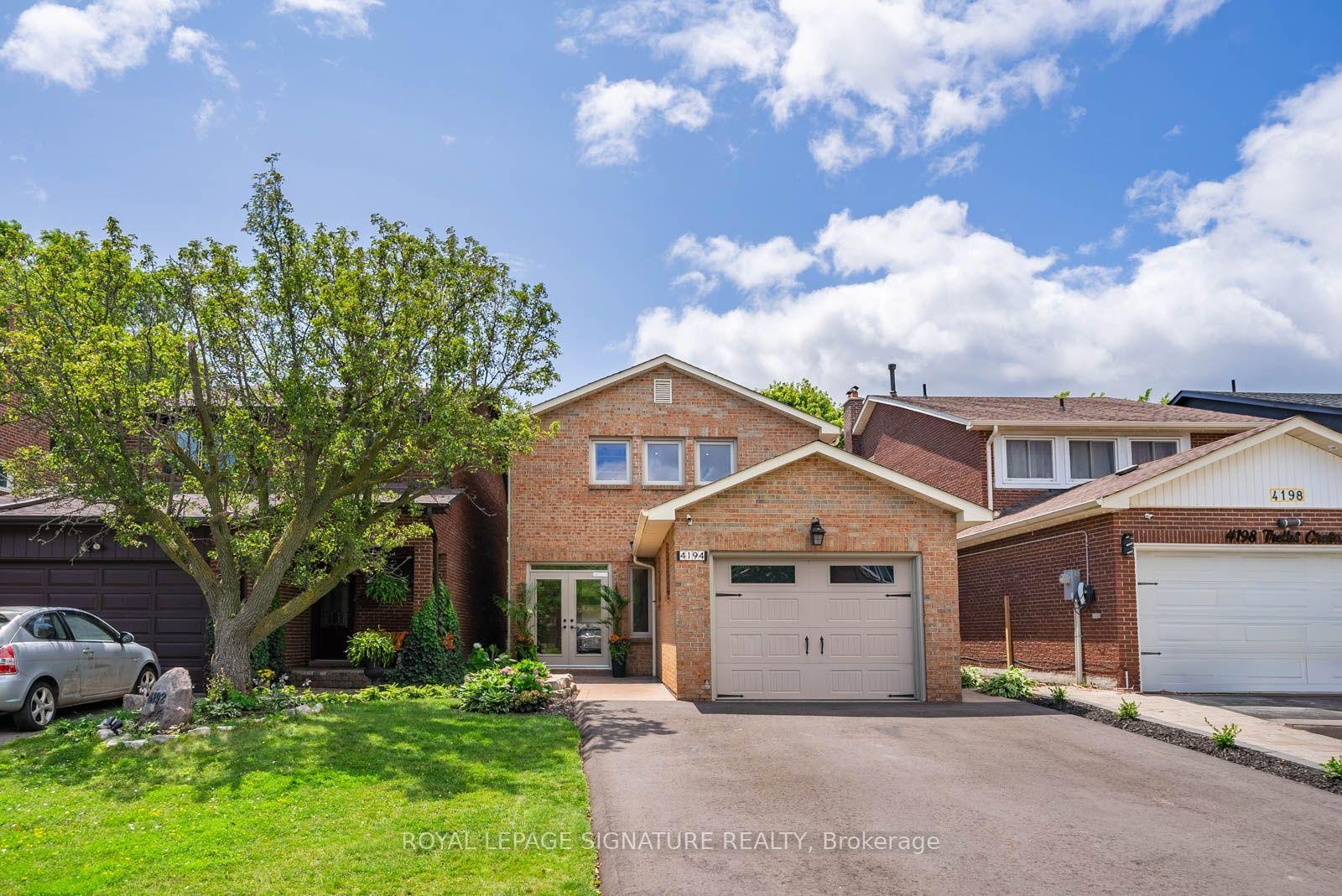 4194 Trellis Crescent, Mississauga, ON - Outdoor With Facade