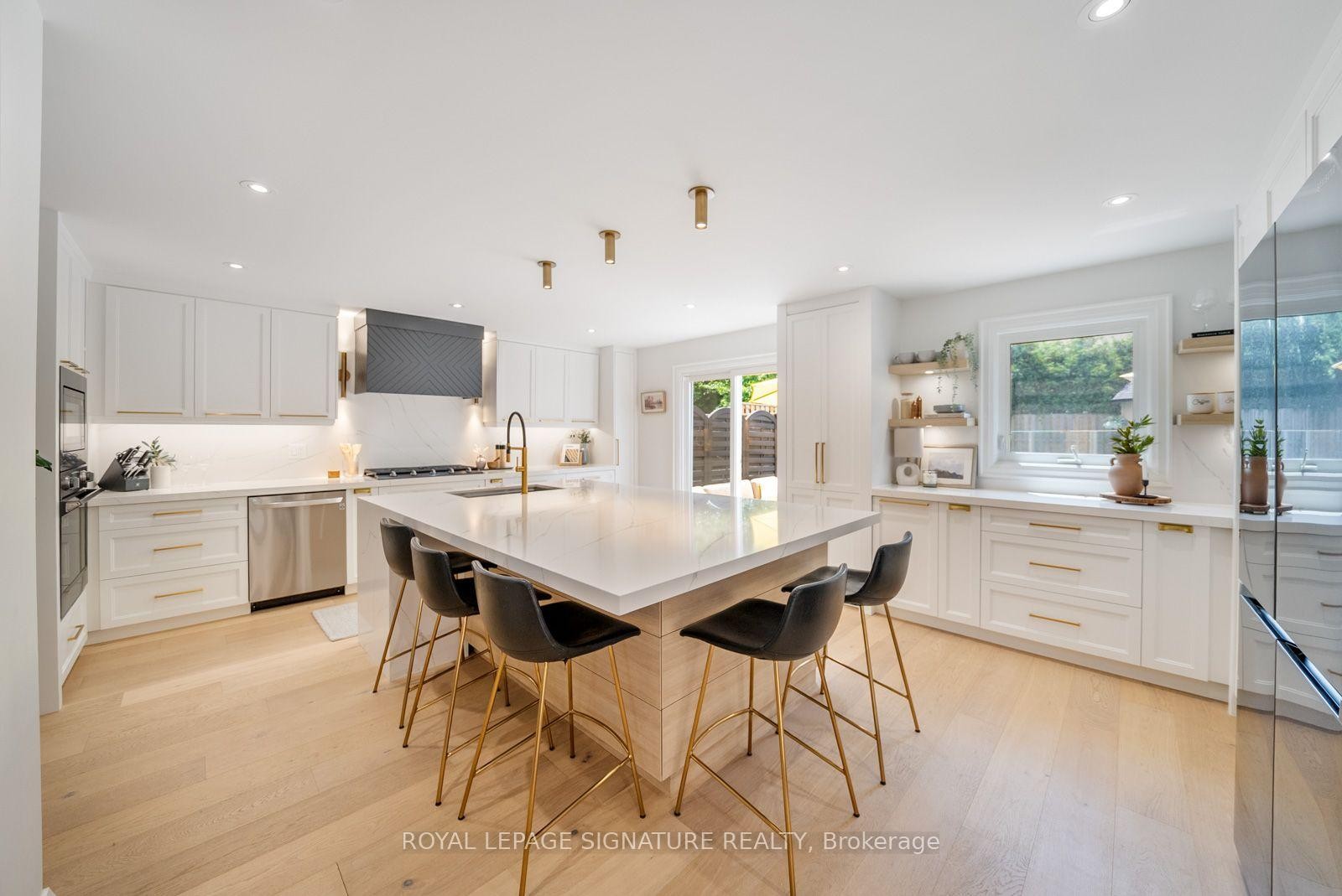 4194 Trellis Crescent, Mississauga, ON - Indoor Photo Showing Kitchen With Stainless Steel Kitchen With Upgraded Kitchen