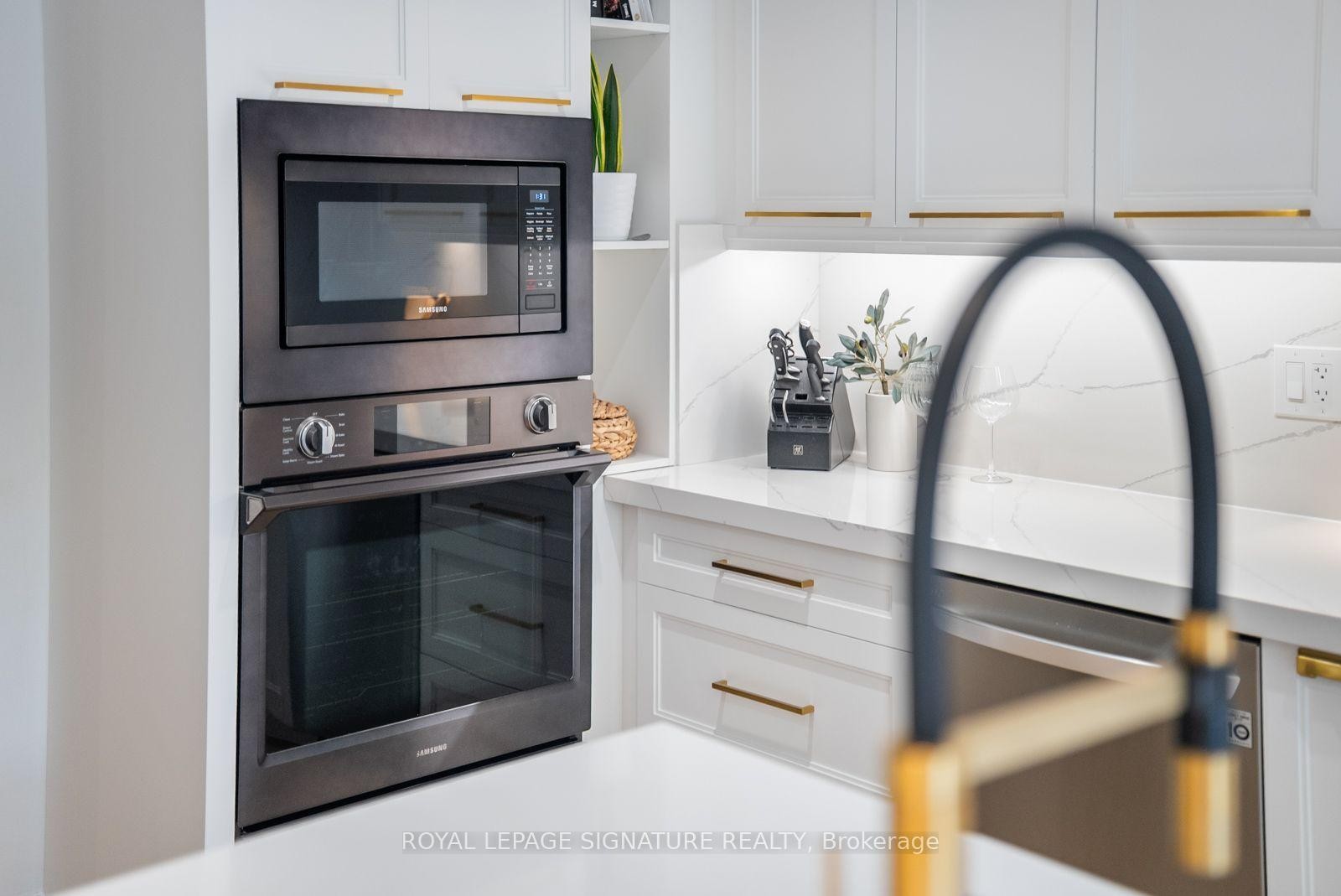 4194 Trellis Crescent, Mississauga, ON - Indoor