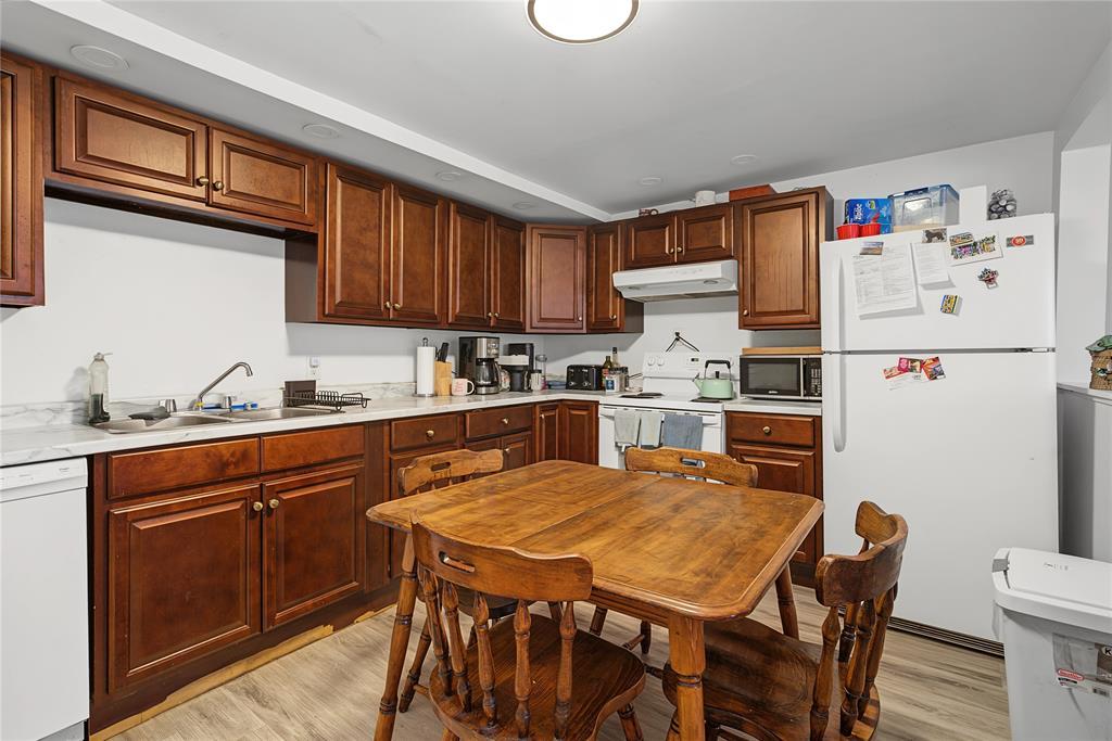 101 Bond Street, St John'S, NL - Indoor Photo Showing Kitchen With Double Sink