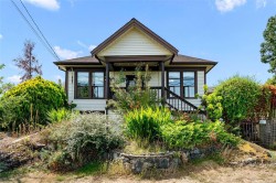 1439 Haultain St Victoria, BC V8R 2J8