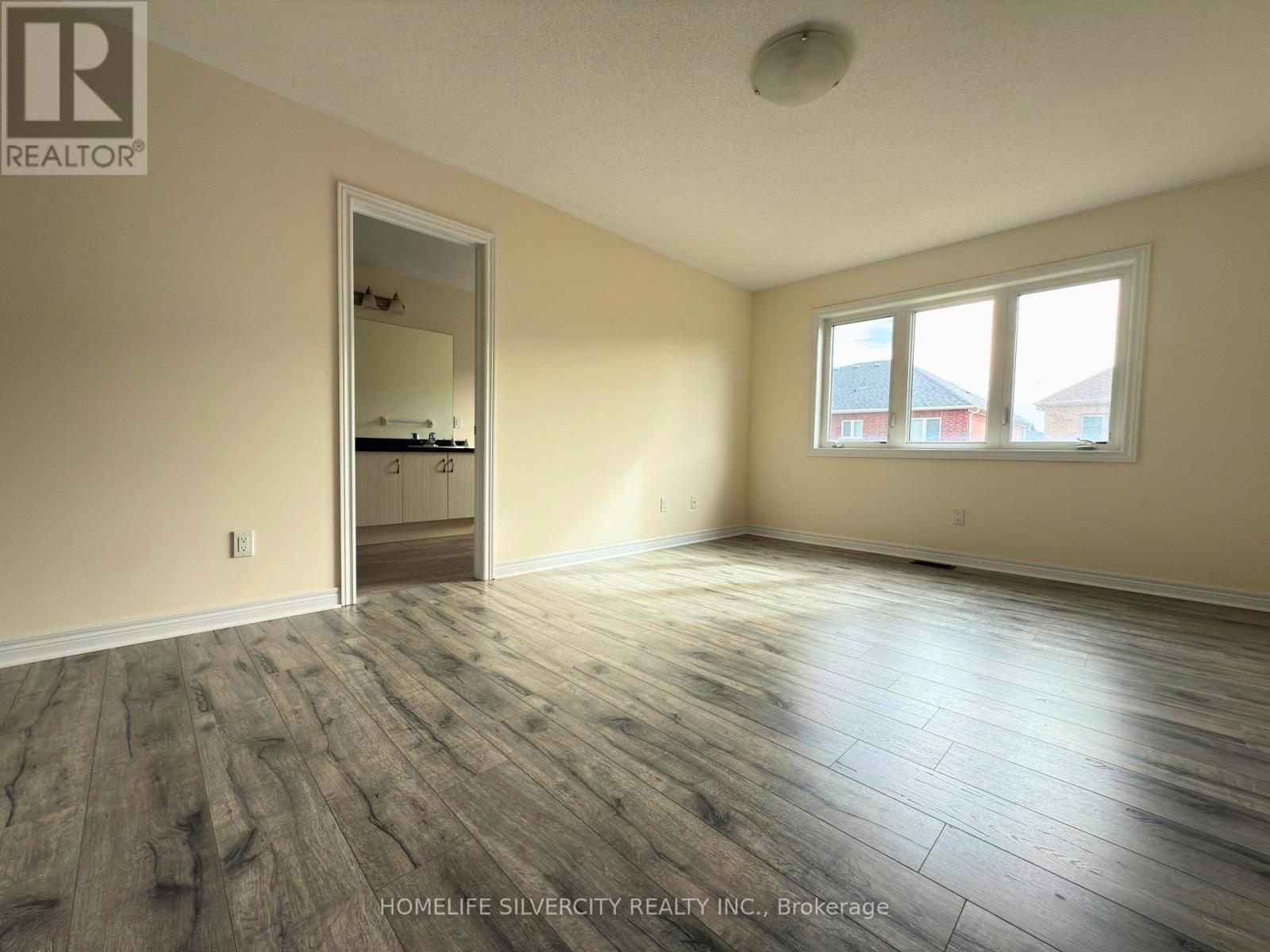 35 Sparkle Drive, Thorold, ON - Indoor Photo Showing Other Room