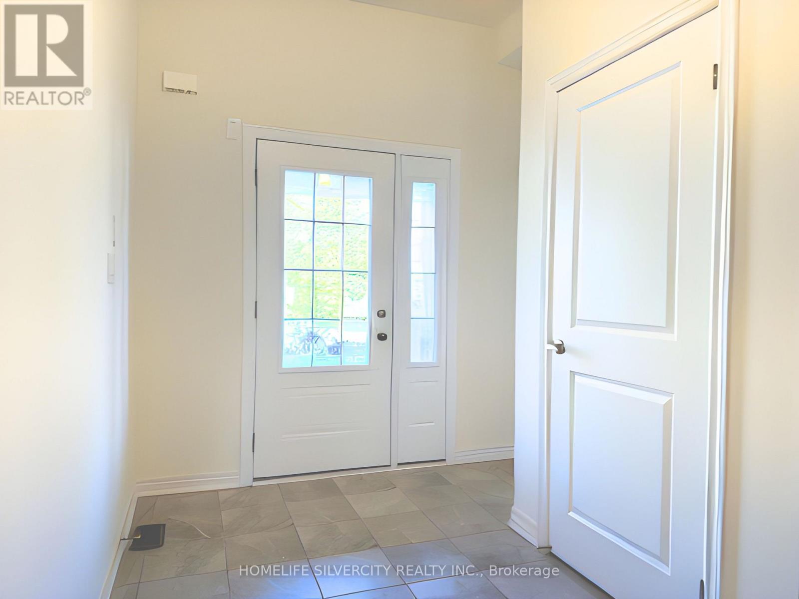 35 Sparkle Drive, Thorold, ON - Indoor Photo Showing Other Room