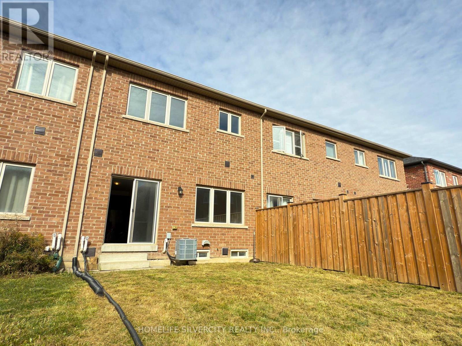 35 Sparkle Drive, Thorold, ON - Outdoor With Exterior