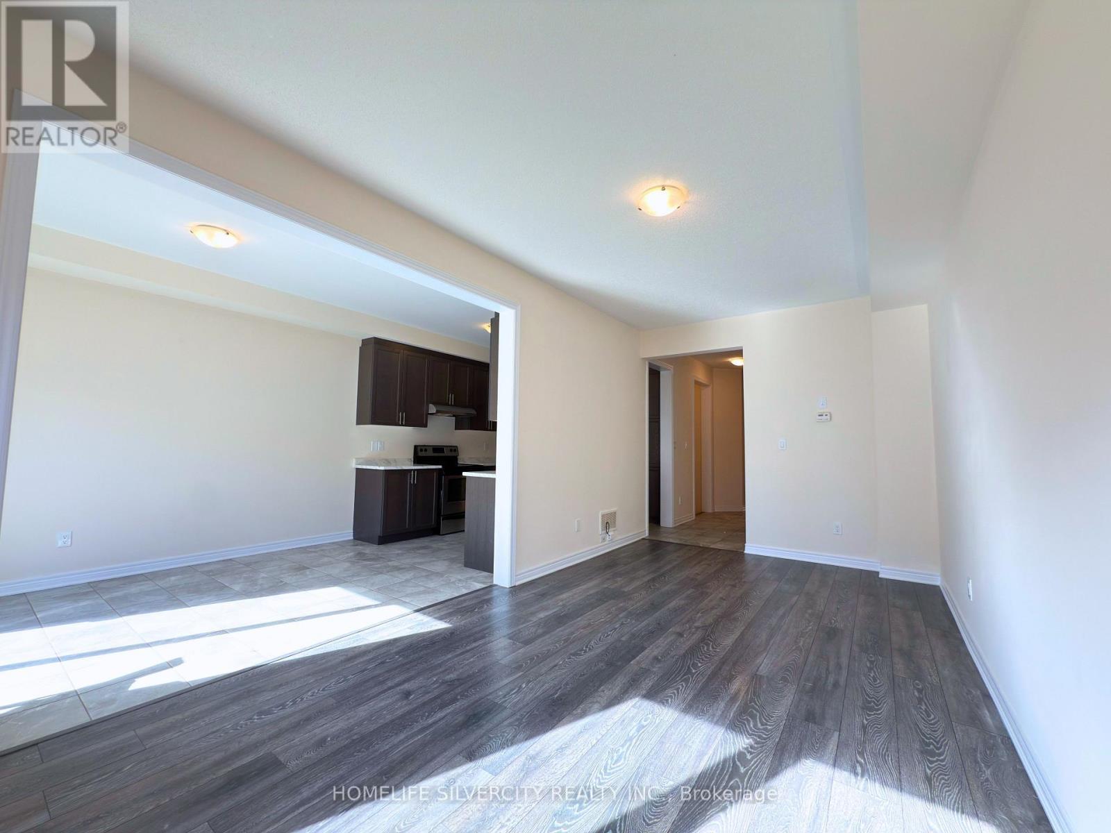 35 Sparkle Drive, Thorold, ON - Indoor Photo Showing Other Room