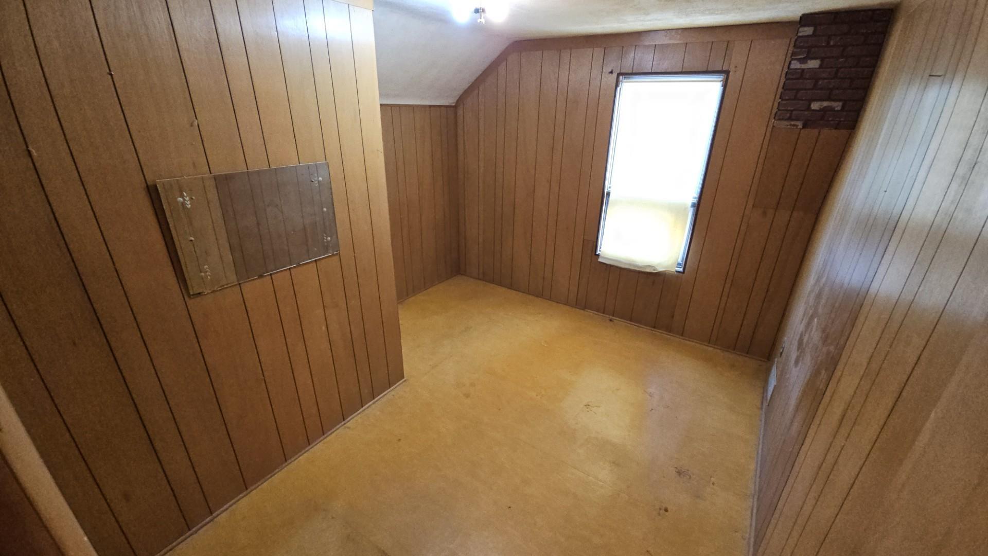 320 Dease Street, Thunder Bay, ON - Indoor Photo Showing Other Room
