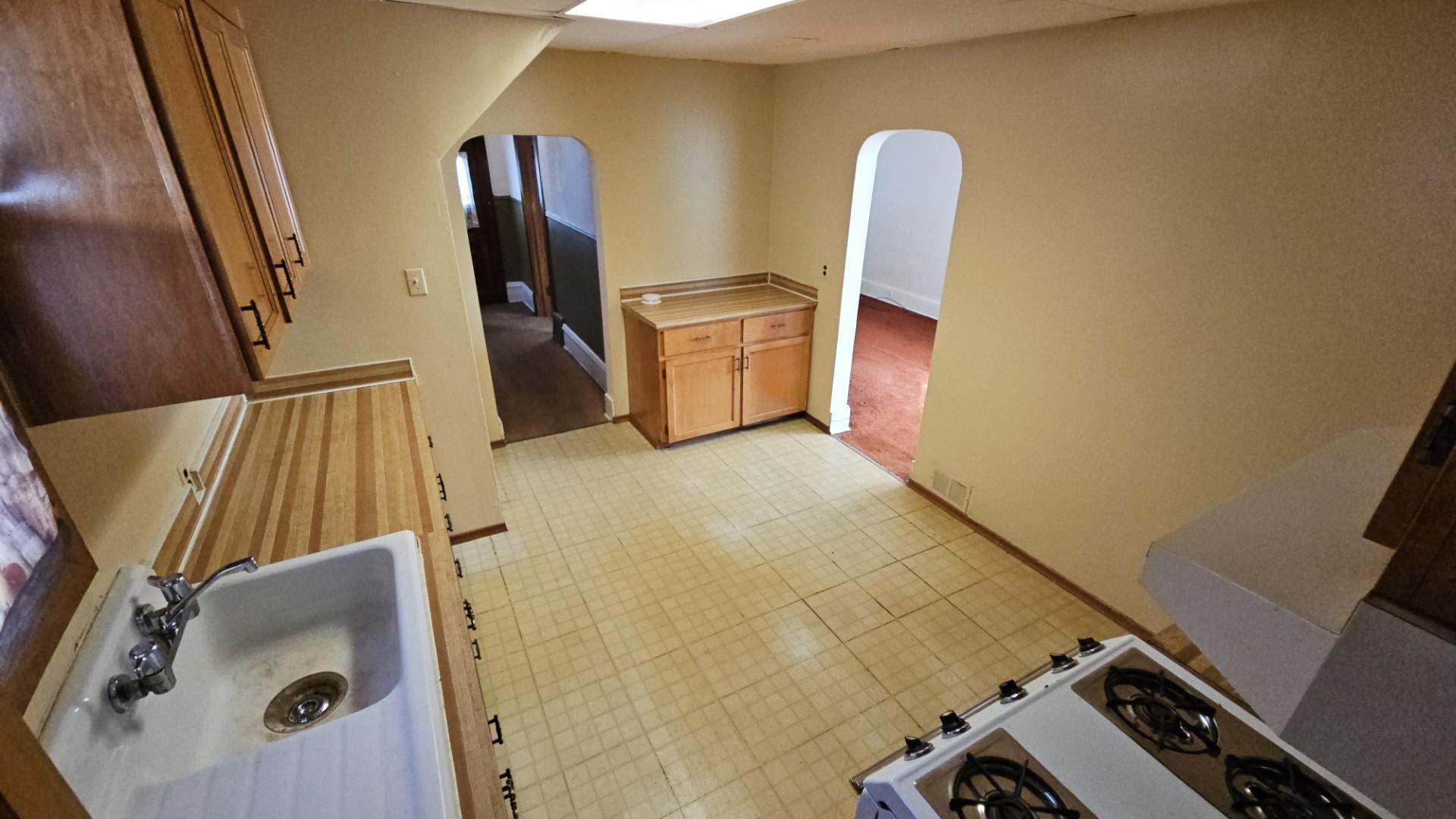 320 Dease Street, Thunder Bay, ON - Indoor Photo Showing Other Room