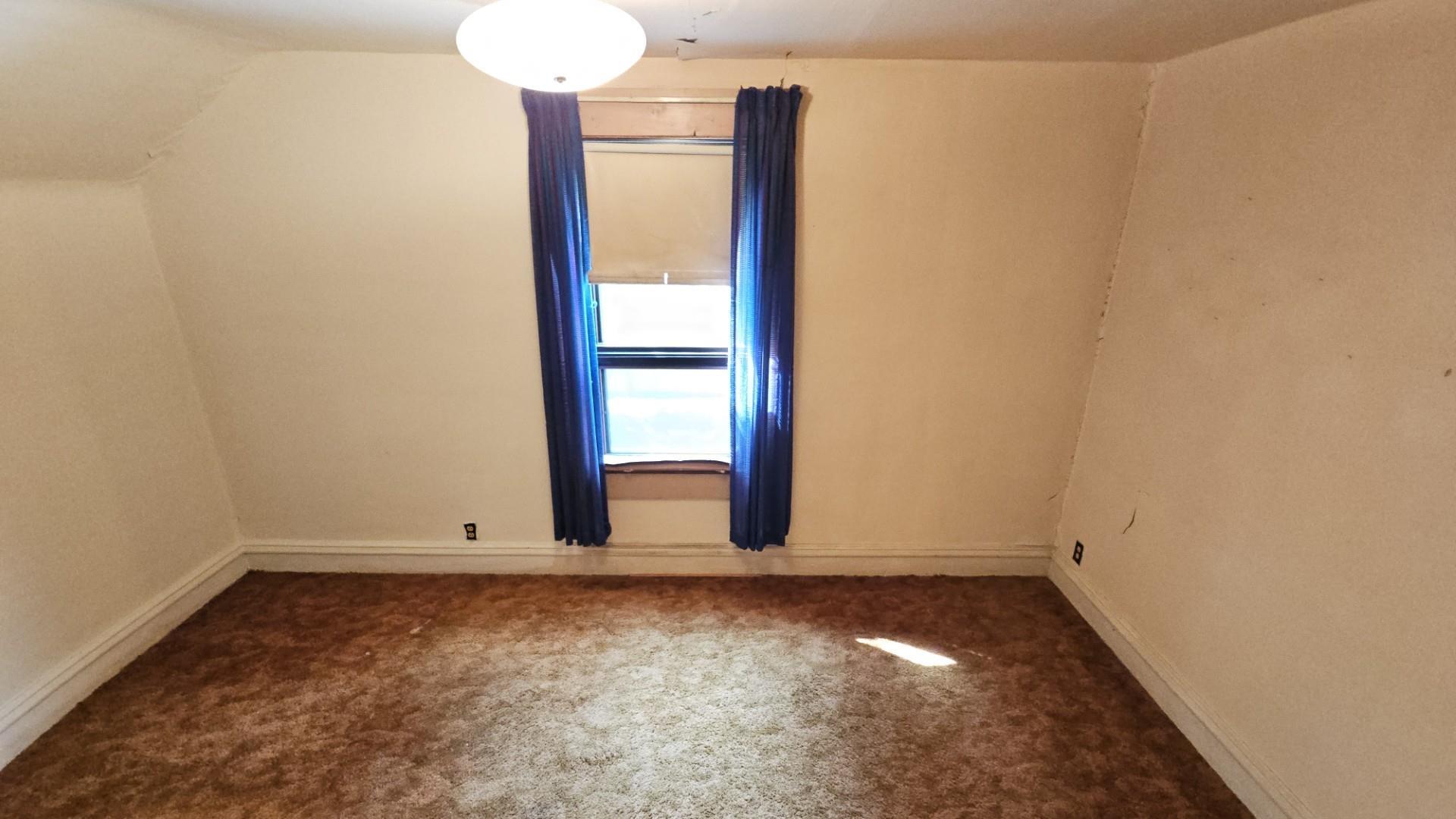 320 Dease Street, Thunder Bay, ON - Indoor Photo Showing Other Room