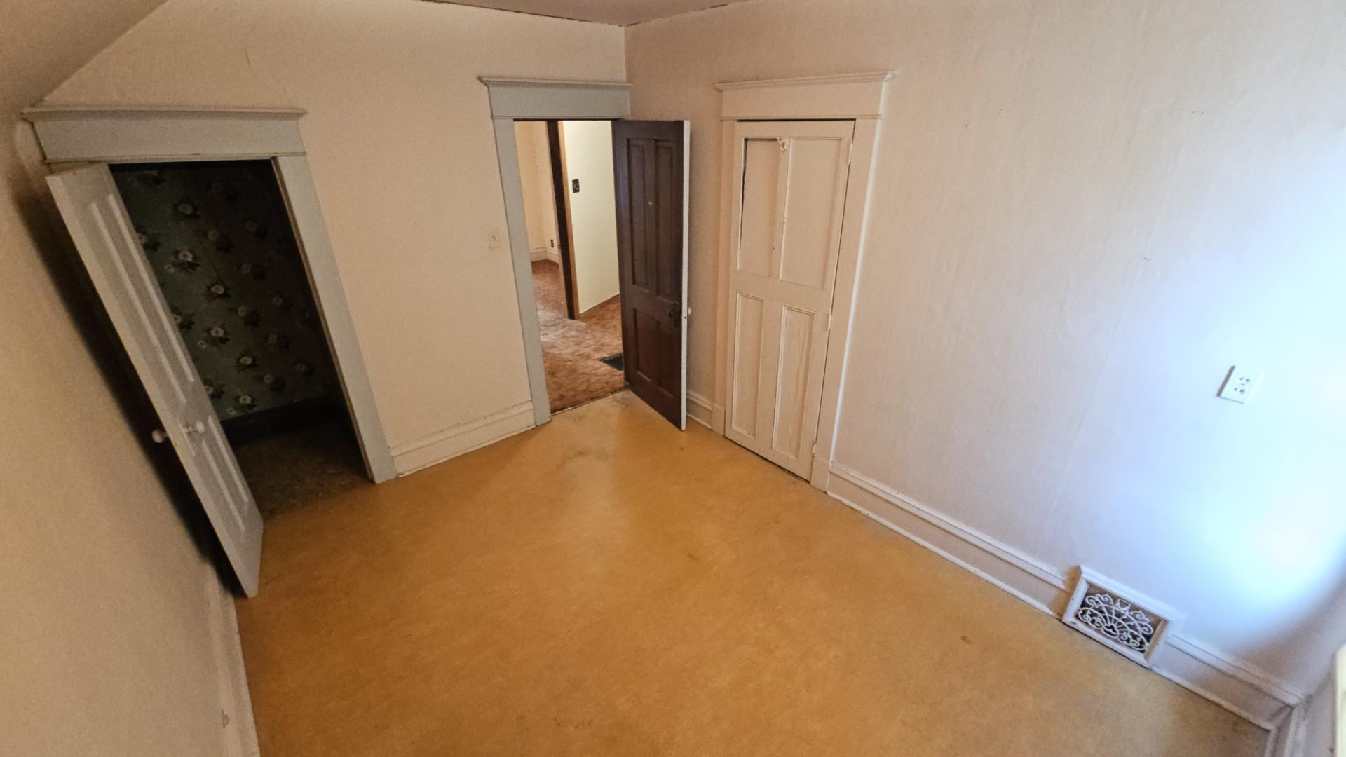 320 Dease Street, Thunder Bay, ON - Indoor Photo Showing Other Room