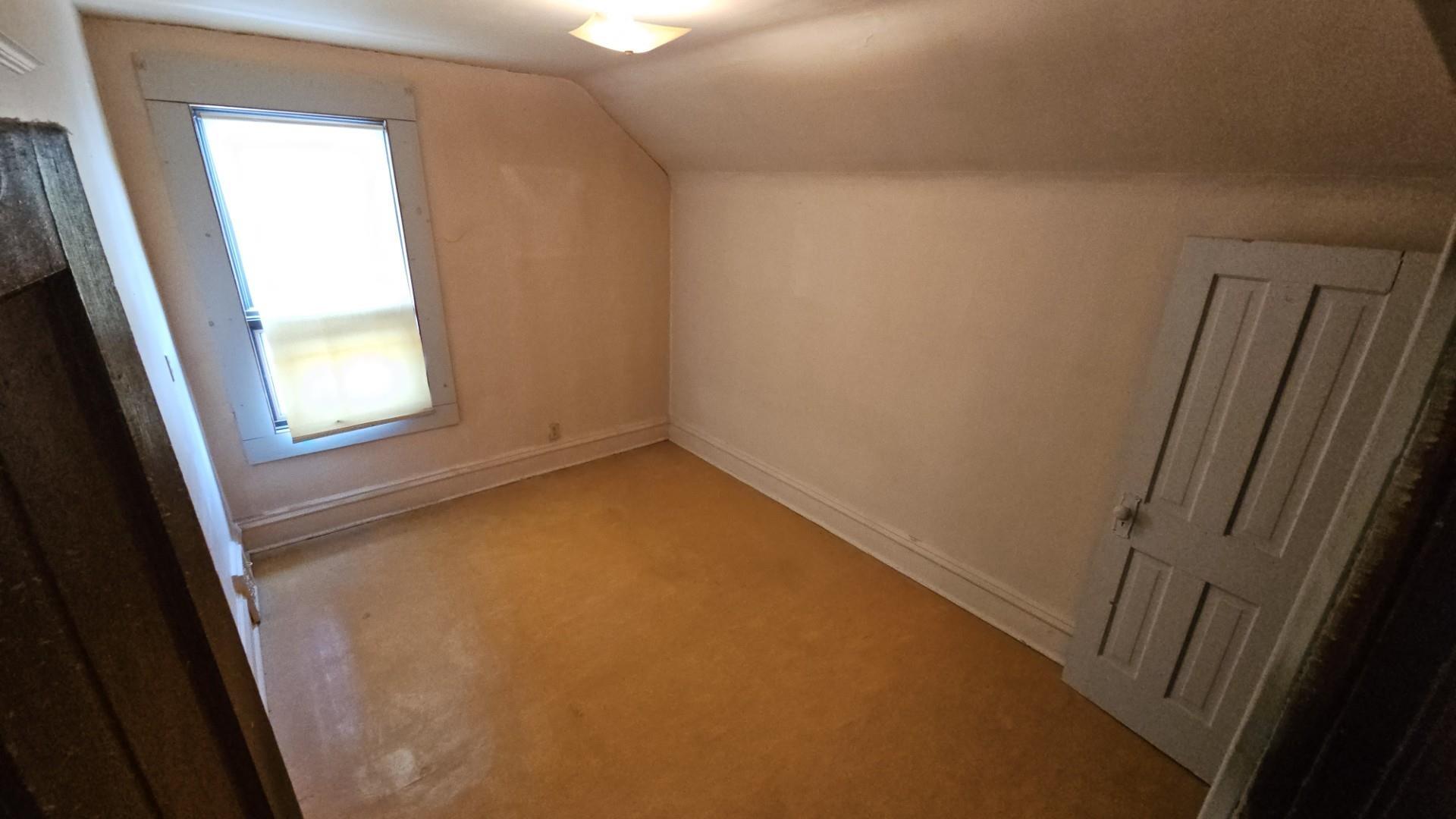 320 Dease Street, Thunder Bay, ON - Indoor Photo Showing Other Room