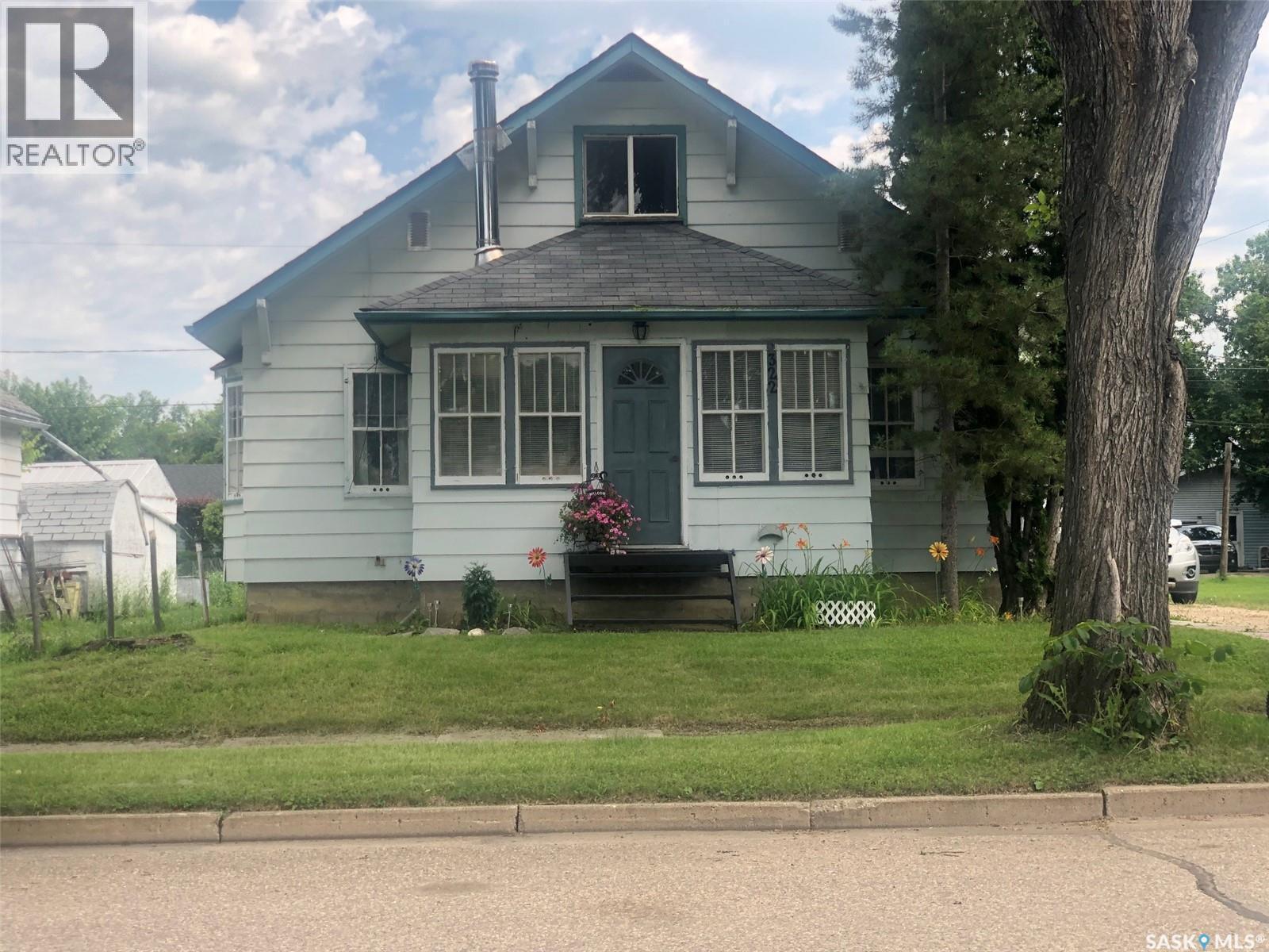 322 5Th Avenue E, Canora, SK - Outdoor