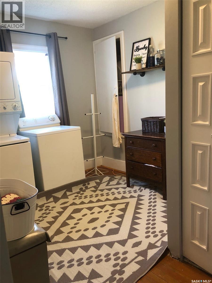 322 5Th Avenue E, Canora, SK - Indoor