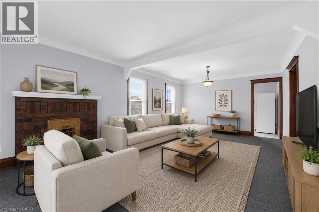 Virtually Staged - 121 Edgemont Street N, Hamilton, ON - Indoor Photo Showing Living Room