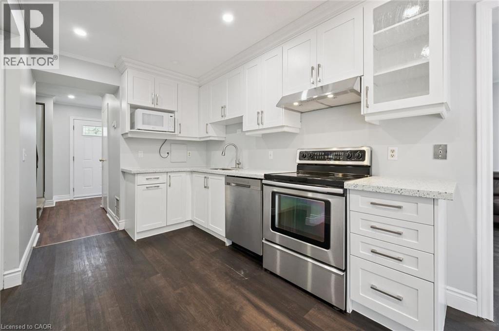 121 University Avenue E Unit# 11, Waterloo, ON - Indoor Photo Showing Kitchen