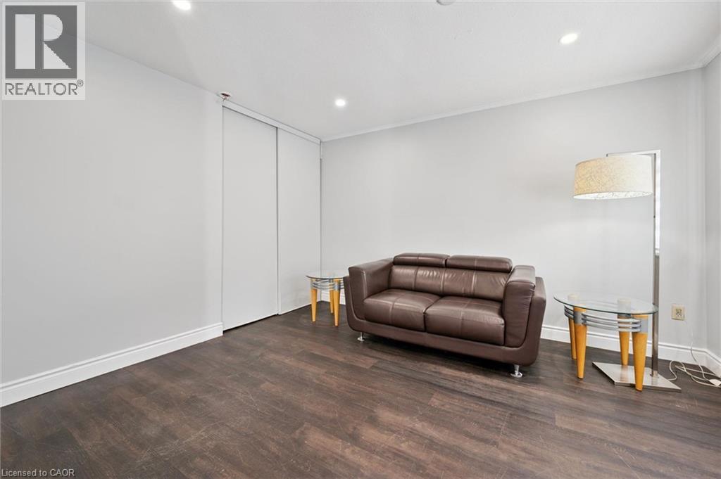 121 University Avenue E Unit# 11, Waterloo, ON - Indoor Photo Showing Other Room