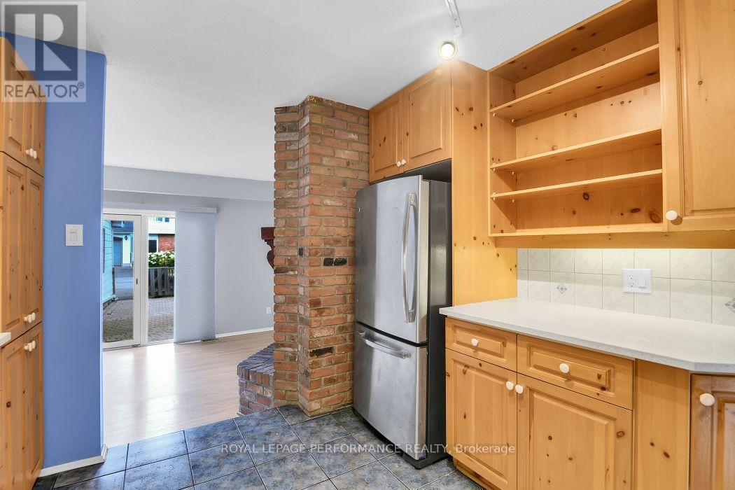 67 Ramsgate Private, Ottawa, ON - Indoor Photo Showing Kitchen