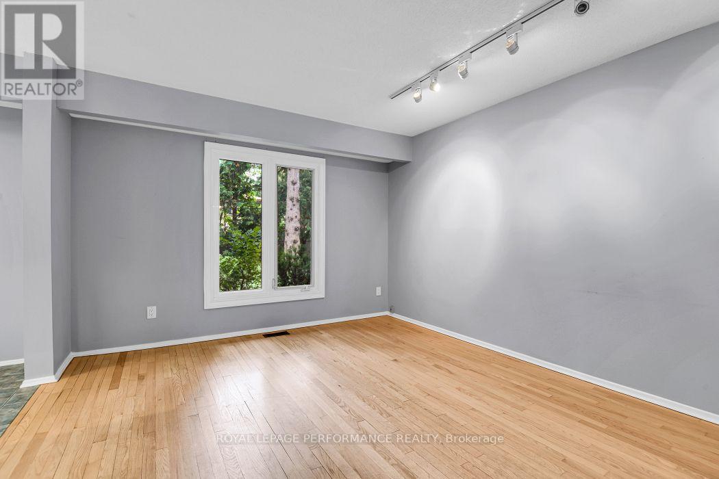 67 Ramsgate Private, Ottawa, ON - Indoor Photo Showing Other Room