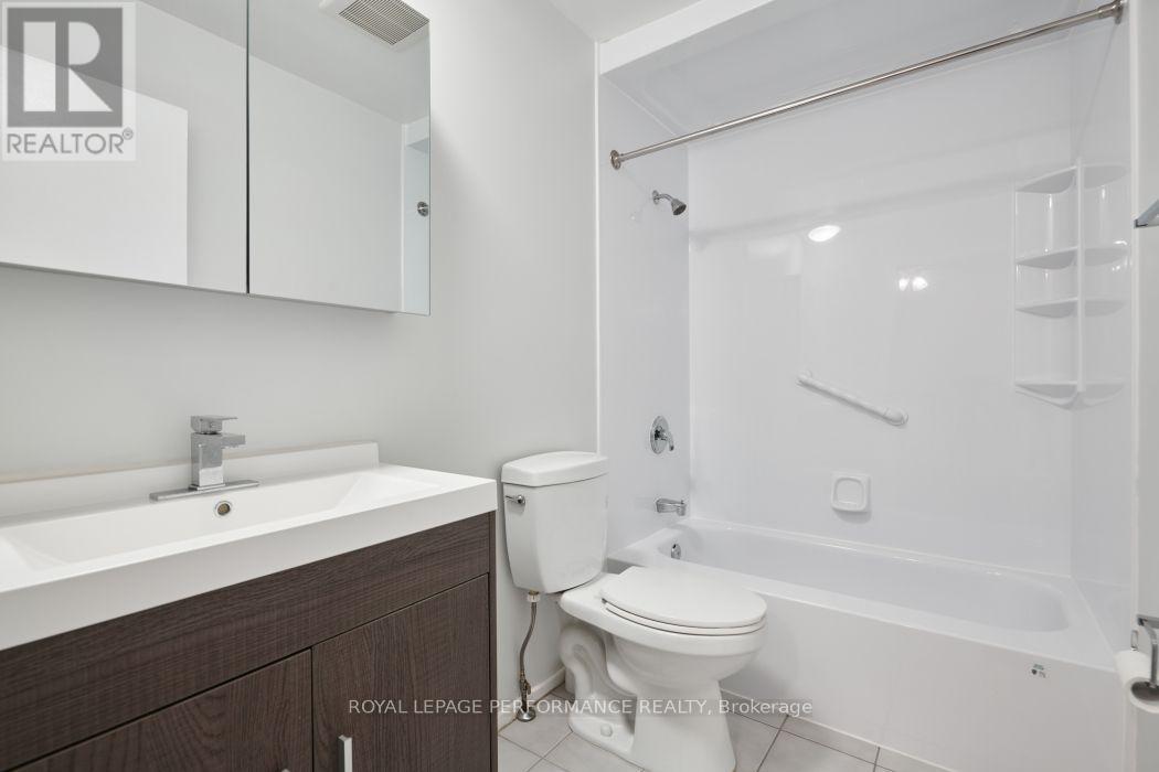67 Ramsgate Private, Ottawa, ON - Indoor Photo Showing Bathroom
