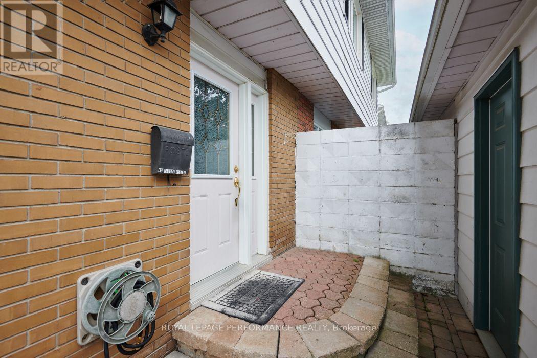 67 Ramsgate Private, Ottawa, ON - Outdoor With Exterior