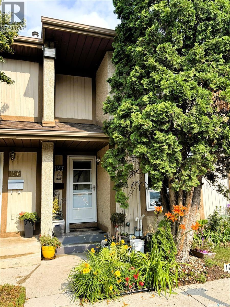 127 1128 Mckercher Drive, Saskatoon, SK - Outdoor