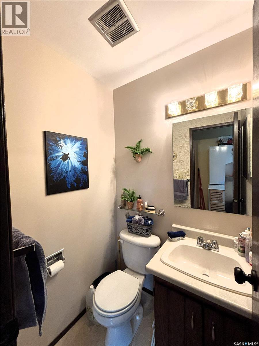 127 1128 Mckercher Drive, Saskatoon, SK - Indoor Photo Showing Bathroom