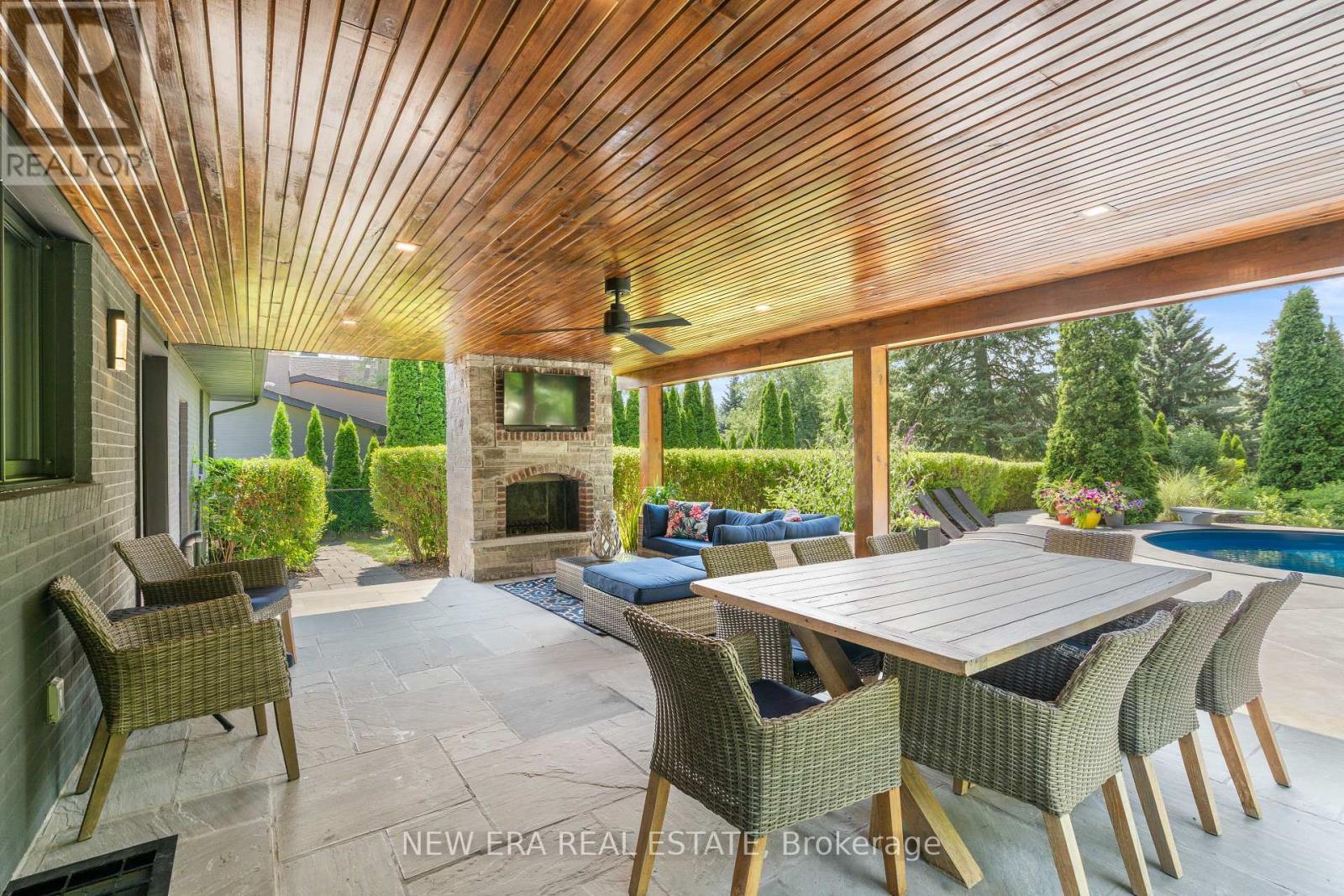 261 Pinetree Way, Mississauga, ON - With Deck Patio Veranda With Exterior