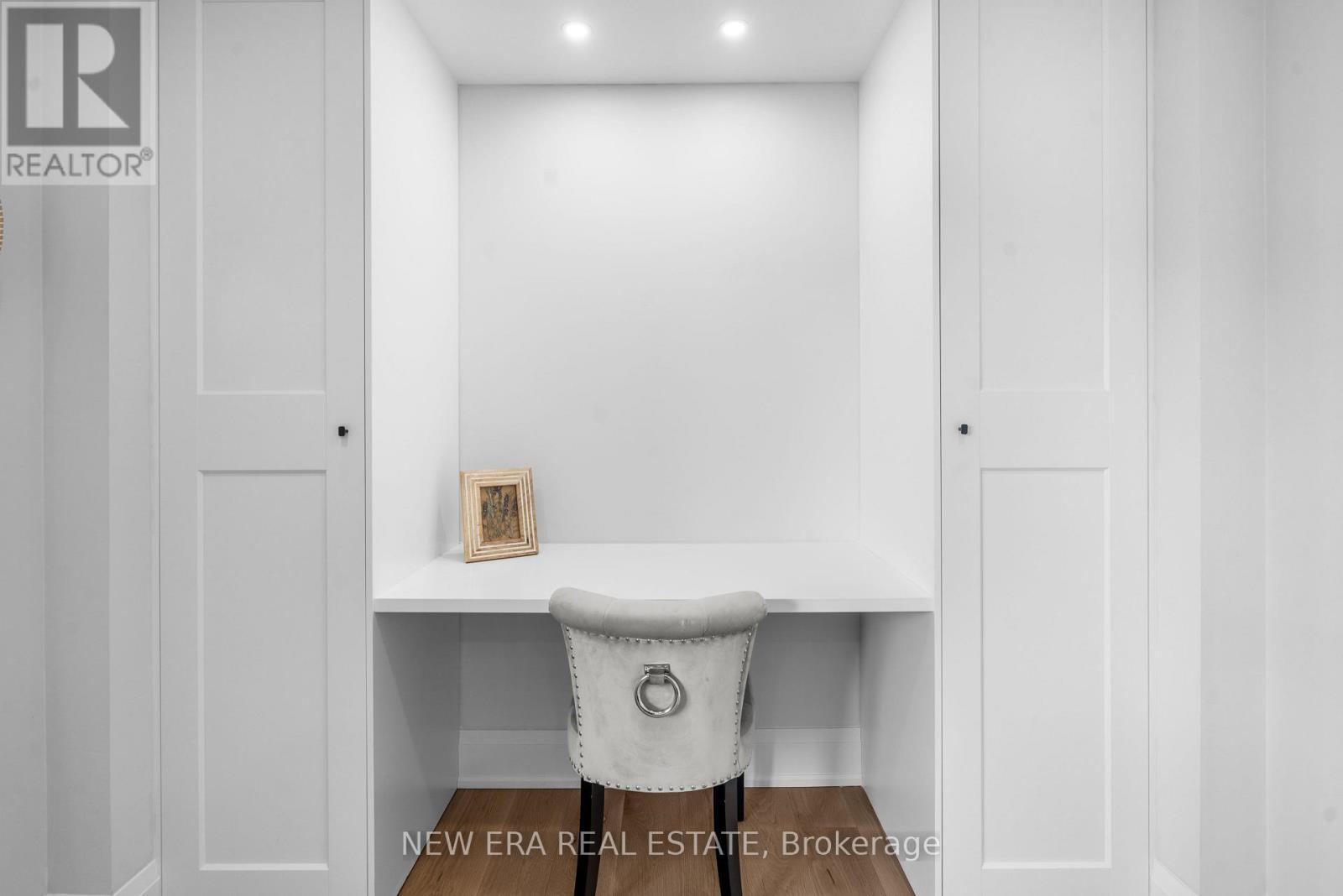 261 Pinetree Way, Mississauga, ON - Indoor Photo Showing Other Room