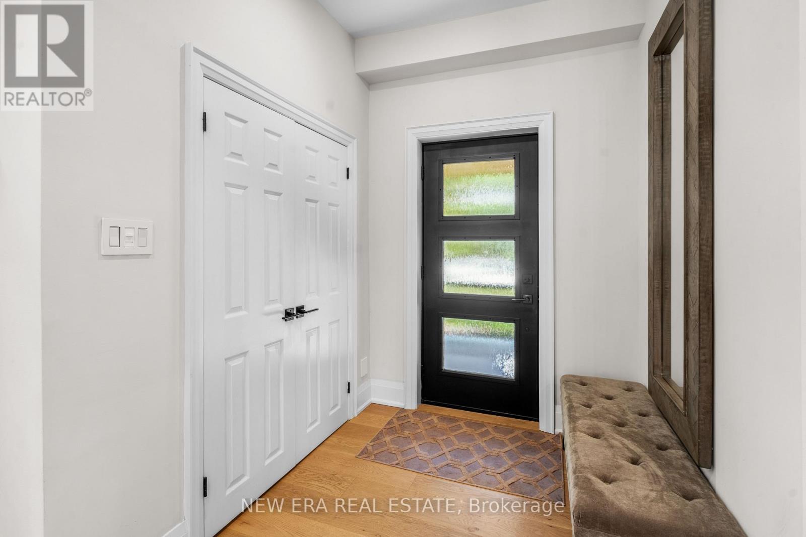 261 Pinetree Way, Mississauga, ON - Indoor Photo Showing Other Room