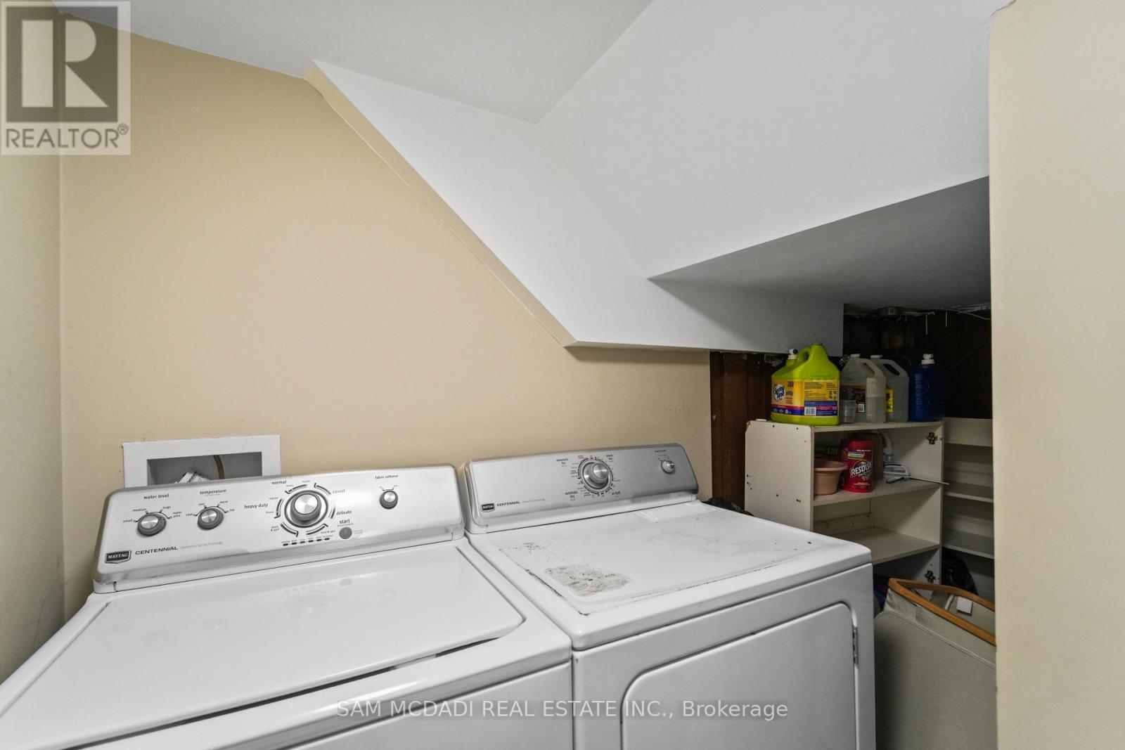 1821 Christopher Road, Mississauga, ON - Indoor Photo Showing Laundry Room