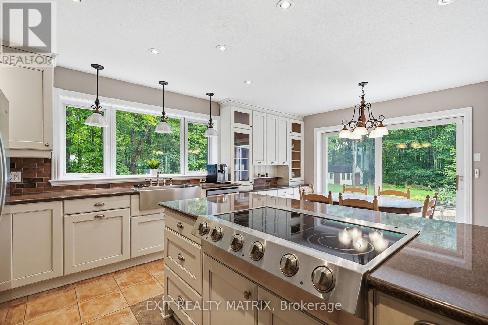 1634 Lucien Street, Champlain, ON - Indoor Photo Showing Kitchen With Upgraded Kitchen