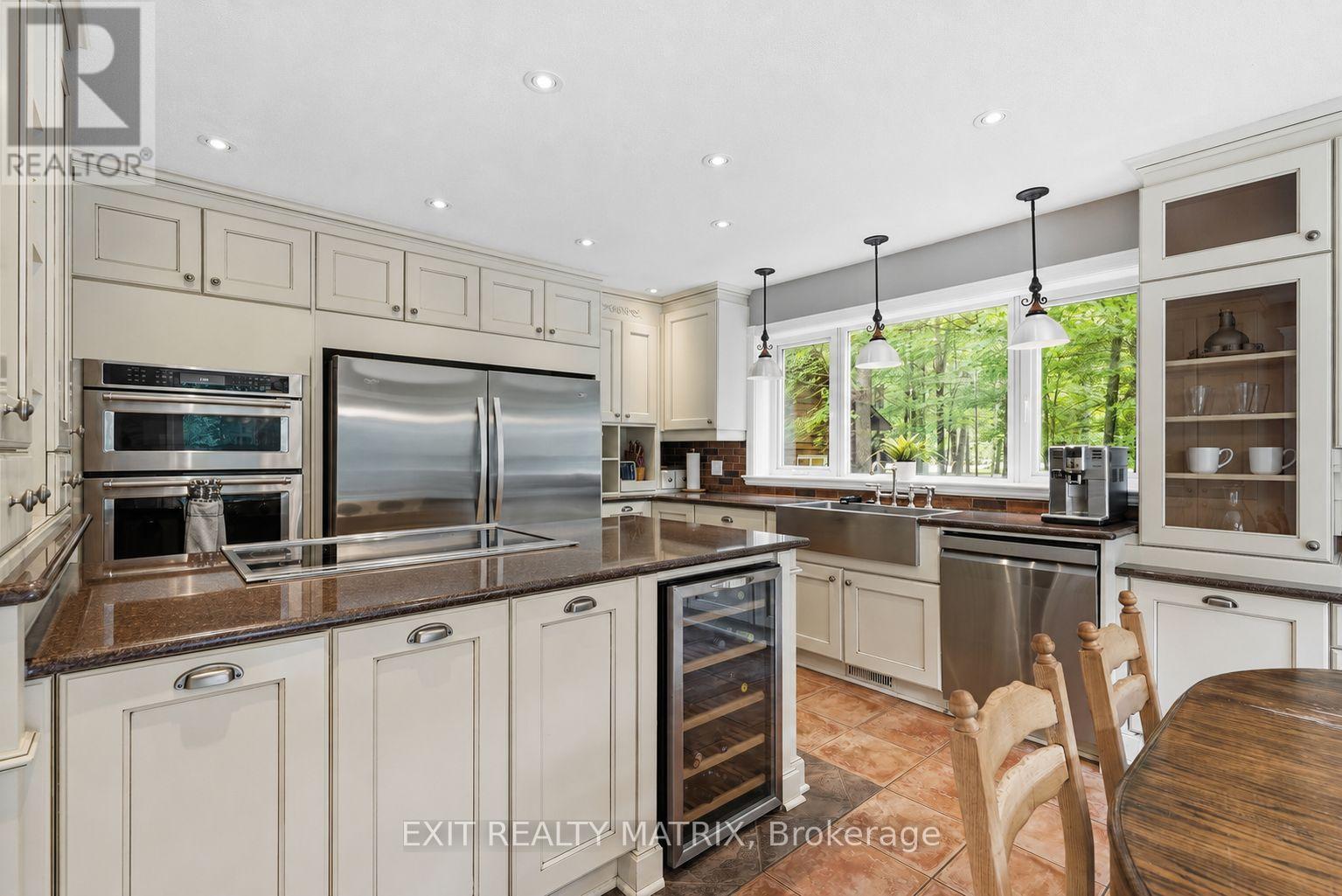 1634 Lucien Street, Champlain, ON - Indoor Photo Showing Kitchen With Upgraded Kitchen