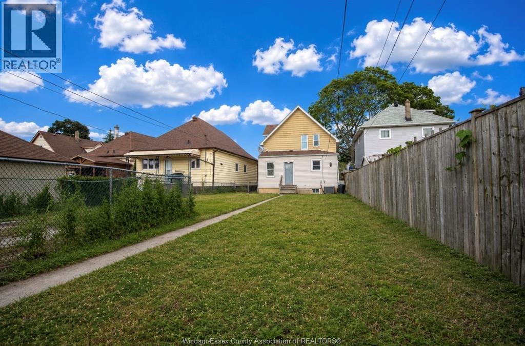 859 Pierre, Windsor, ON - Outdoor